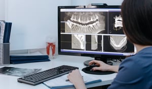 Choisir un logiciel pour votre cabinet dentaire : 5 conseils de collègues dentistes